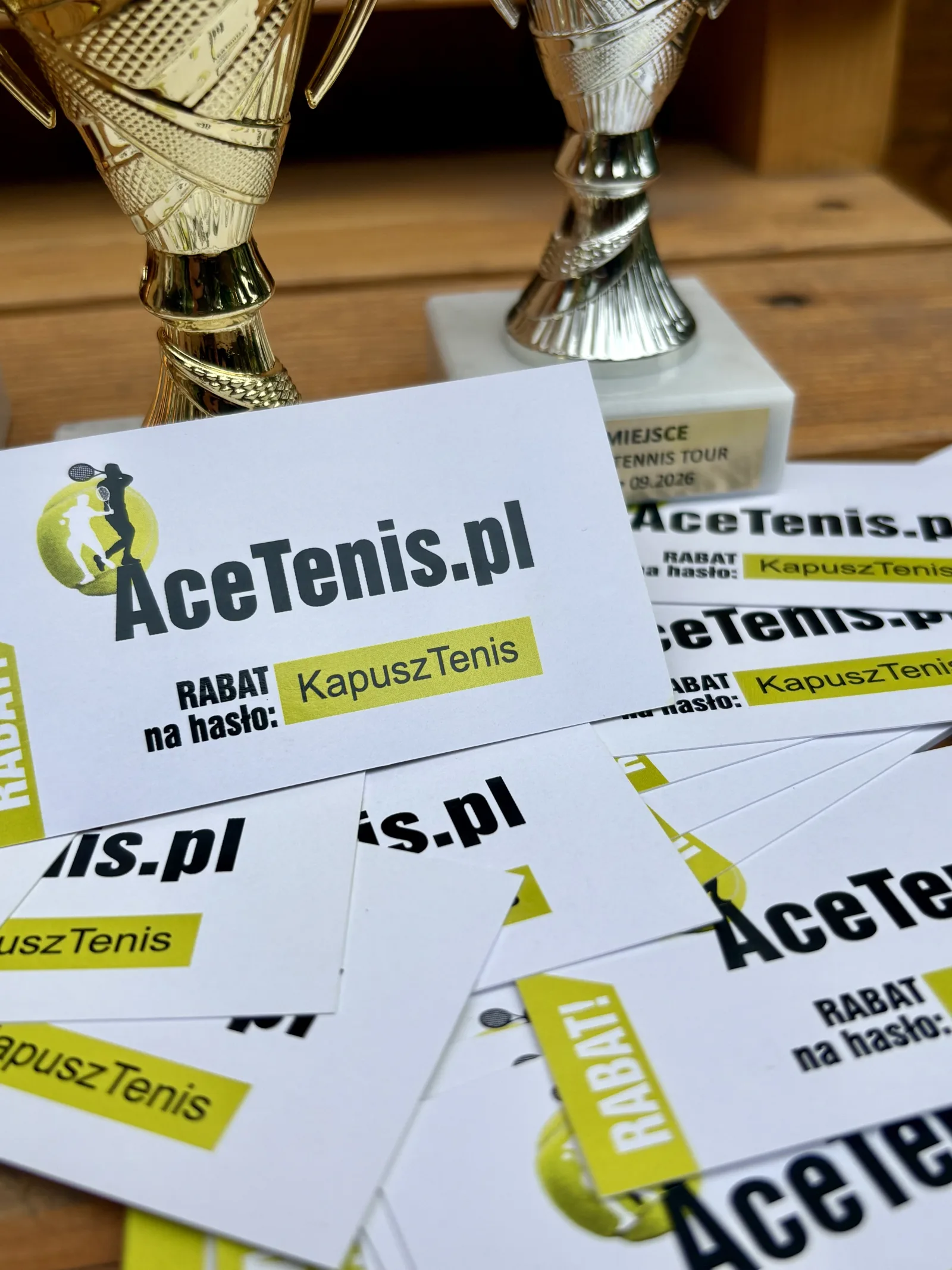 Puchary i vouchery ACETENIS.PL przygotowane dla zwycięzców turnieju